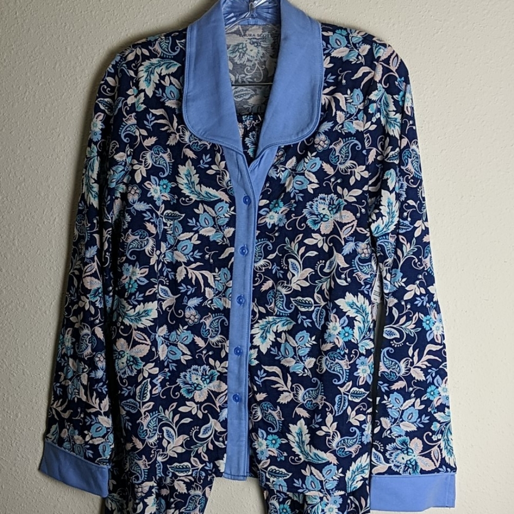 Laura Scott 2 piece Pajama Set